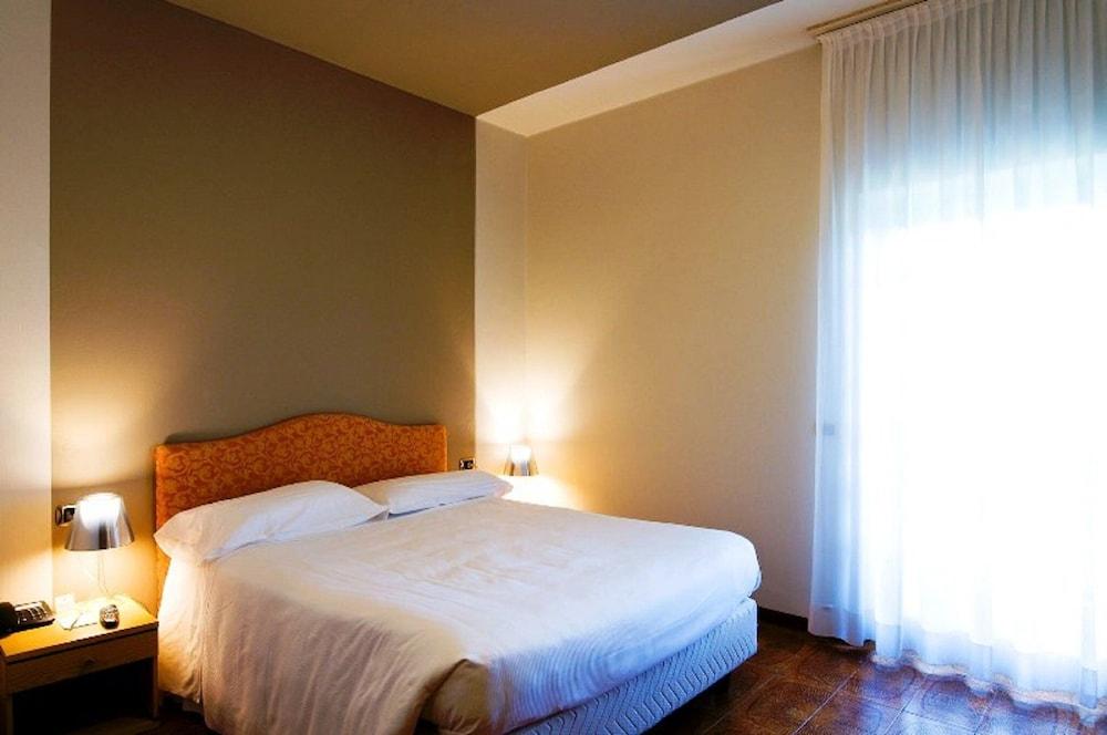 Hotel Milano Alpen Resort Meeting&Spa كاستوني ديلا بريسولانا المظهر الخارجي الصورة